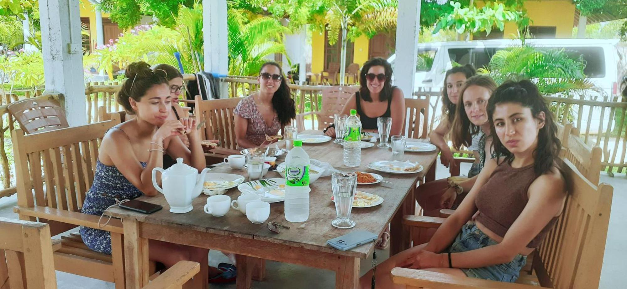 ארוגם Exotic Beach Hotel מראה חיצוני תמונה